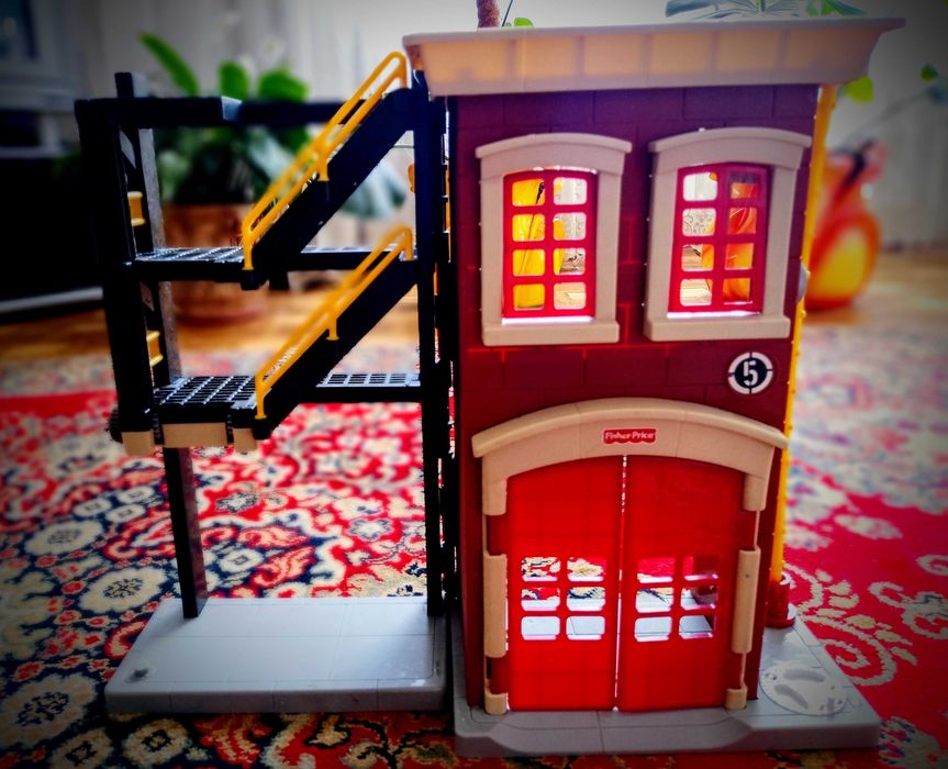 Ігрова станція пожежна Fisher Price Imaginext Firefighter Fire Station