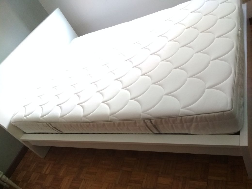 Estrutura cama em branco,  IKEA, 140*200