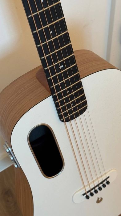 Lava Music Blue Lava Original Freebost White gitara z elektroniką