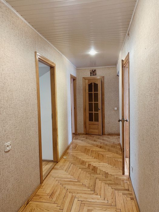 Кімната в центрі (Торговиця) для 1-2 дівчини в 4к квартирі БЕЗ ТВАРИН