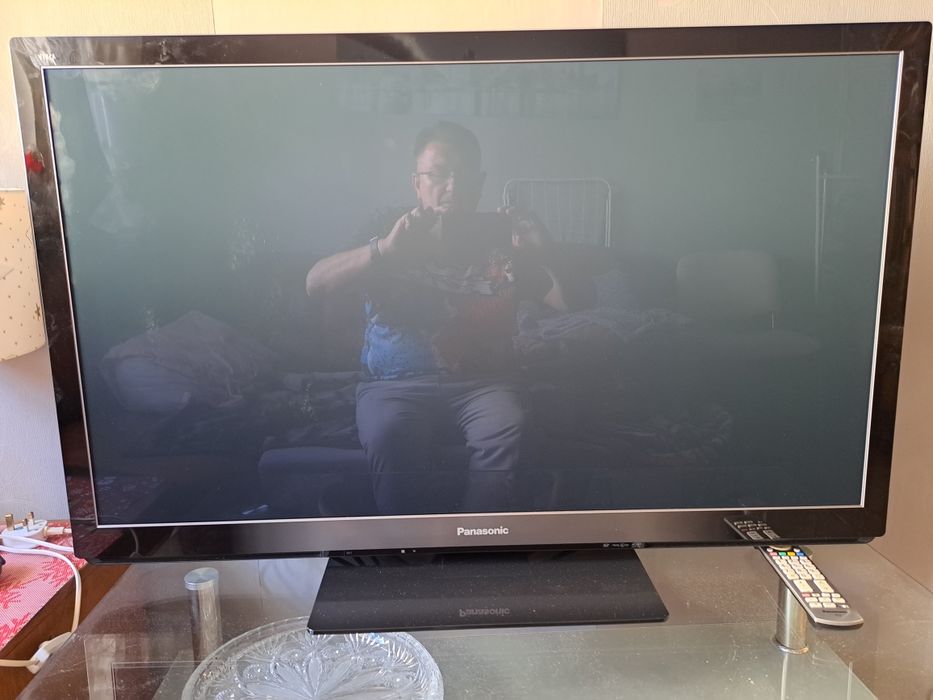 Telewizor Panasonic  Smart 42 całe.