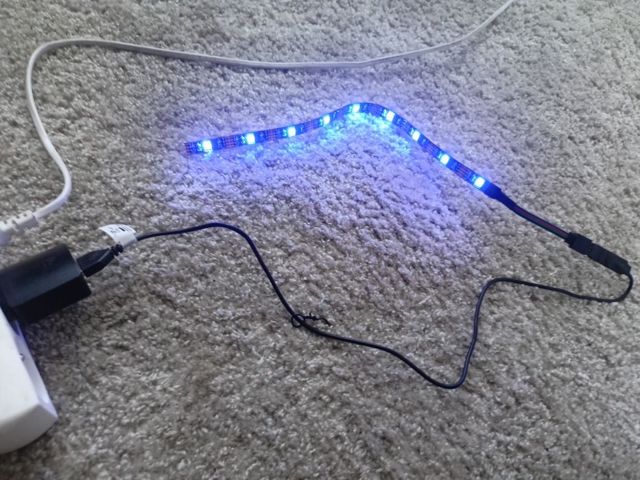 LED 30 cm świecący się na kolorowo z