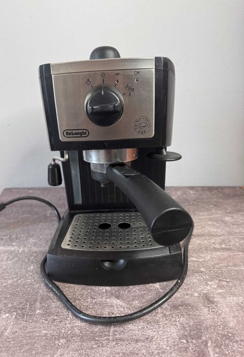 Кофемашина Delonghi EC157 в гарному стані