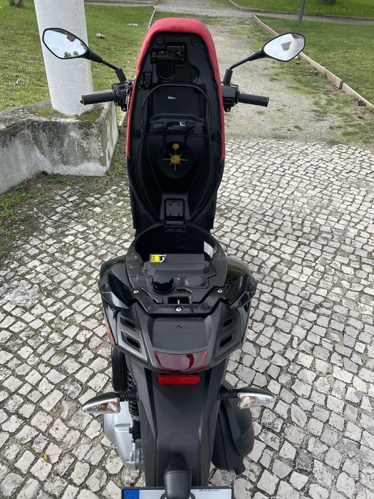 Aprilia SR Motard 125cc