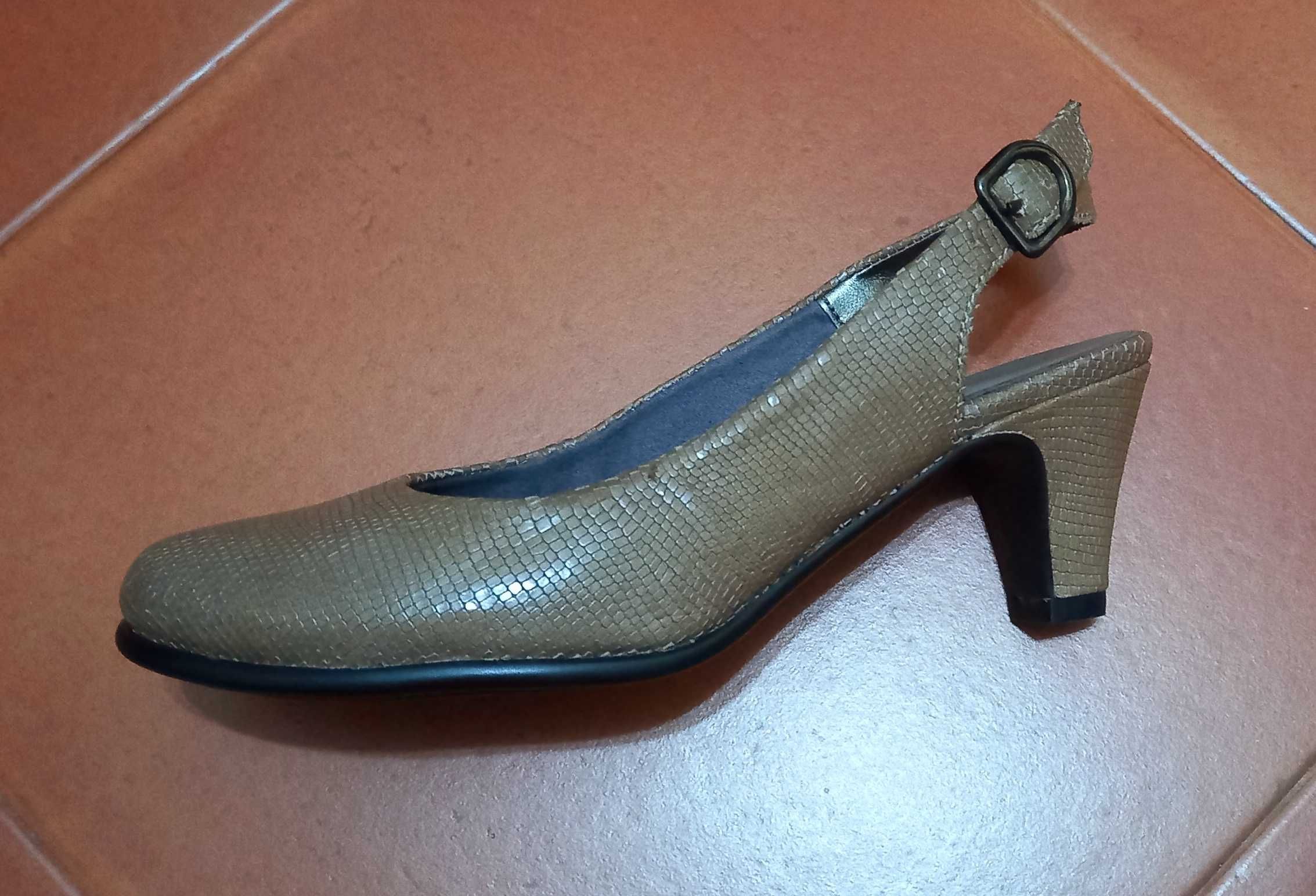 Sapatos de senhora 35