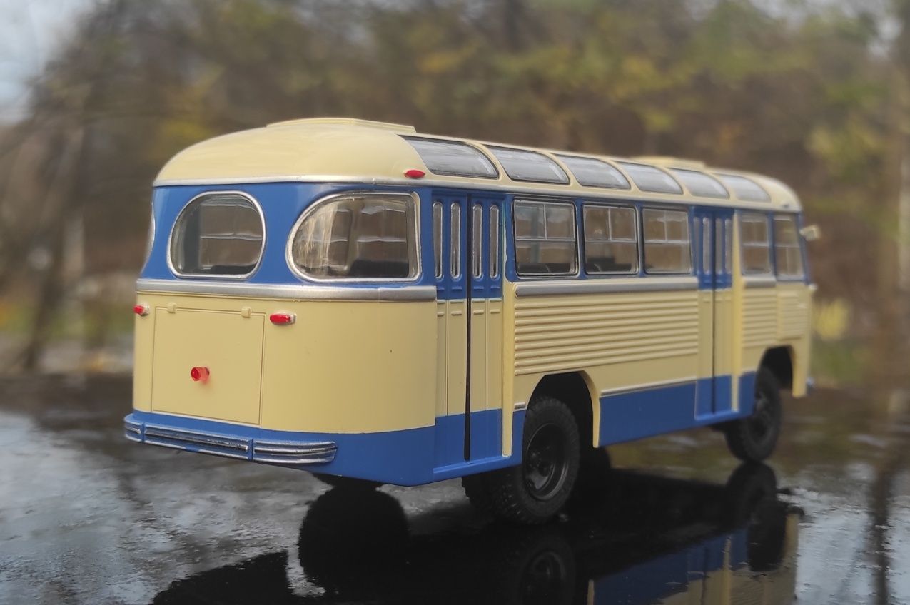 Модель 1/43 автобус Паз-652 журнальна серія наші автобус
