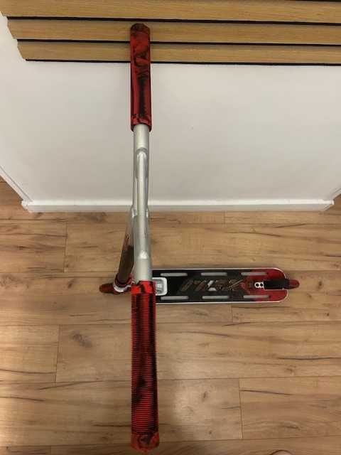 Hulajnoga Wyczynowa Madd Gear MGX Extreme Silver Red E1