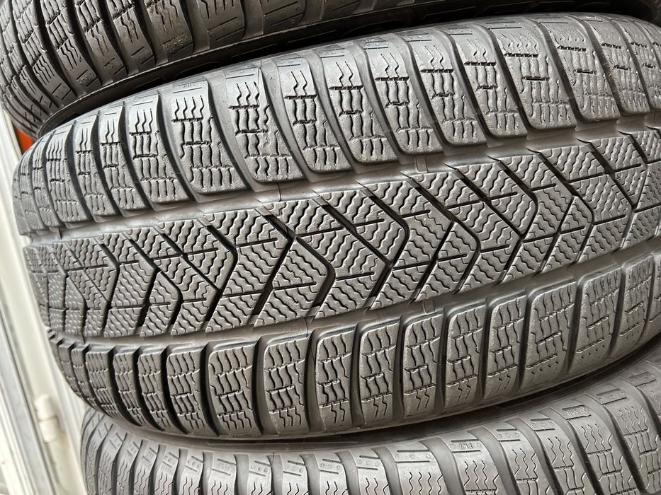 Шины зимние 245/45/R18 Pirelli Sottozero3