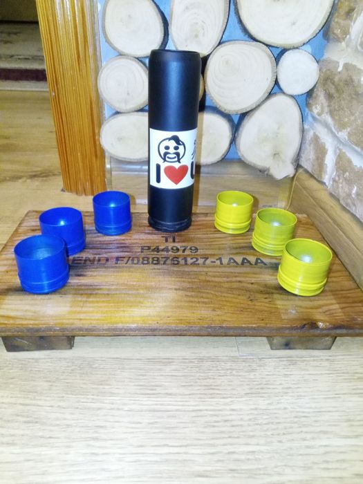 Подставка для ручек и карандашей.