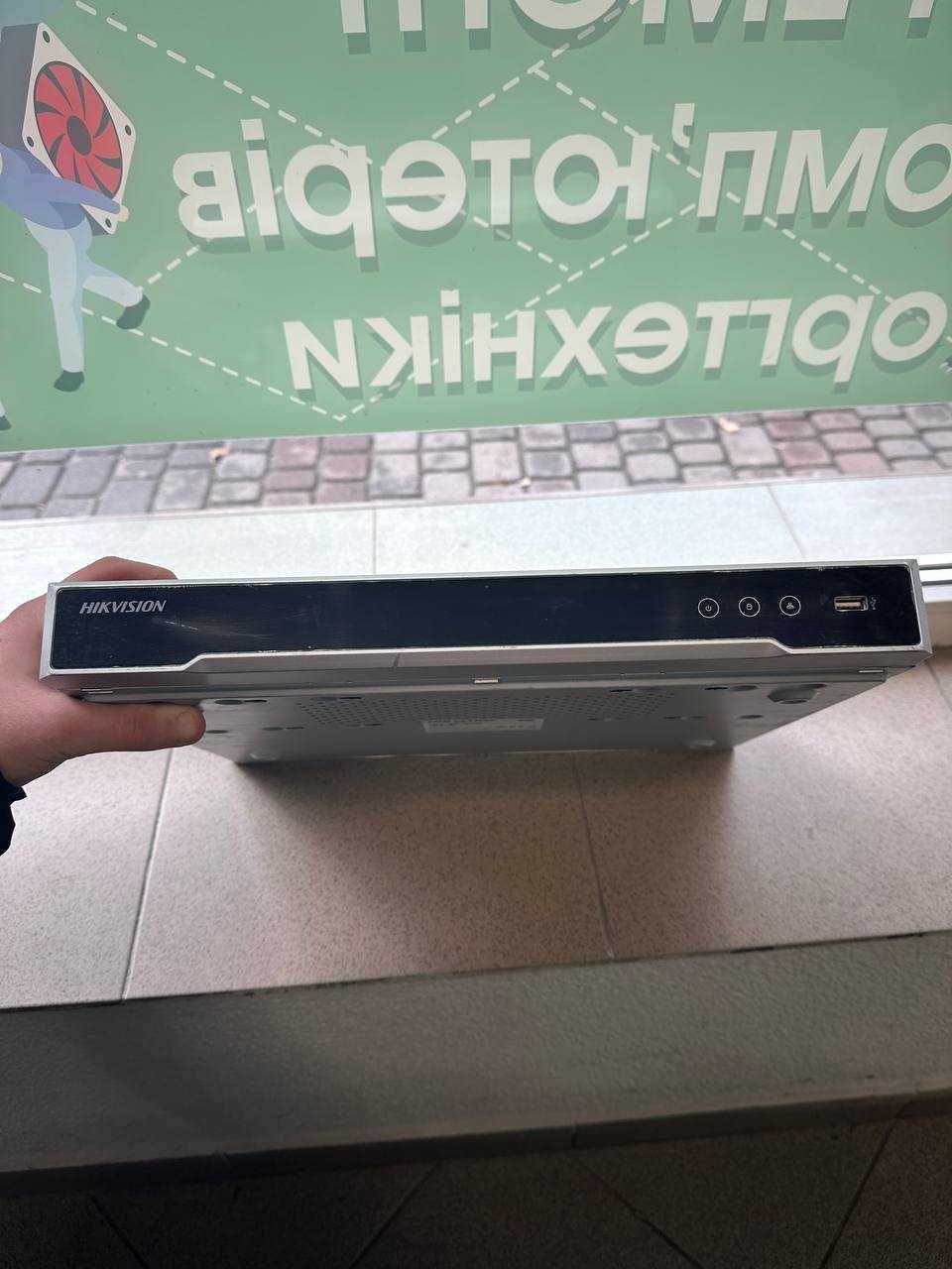 IP відеореєстратори (NVR) Hikivision DS-7608NI-E2 та DS-7616NI-K2/16P