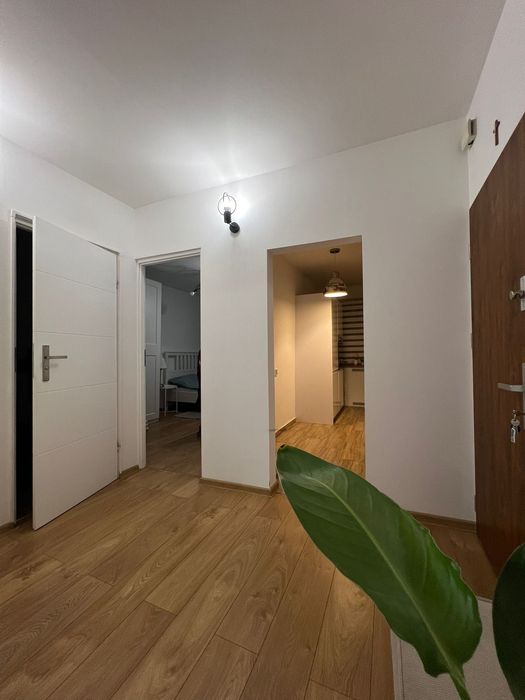 Sprzedam 2 pokojowe mieszkanie - centrum, 2 - piętro
