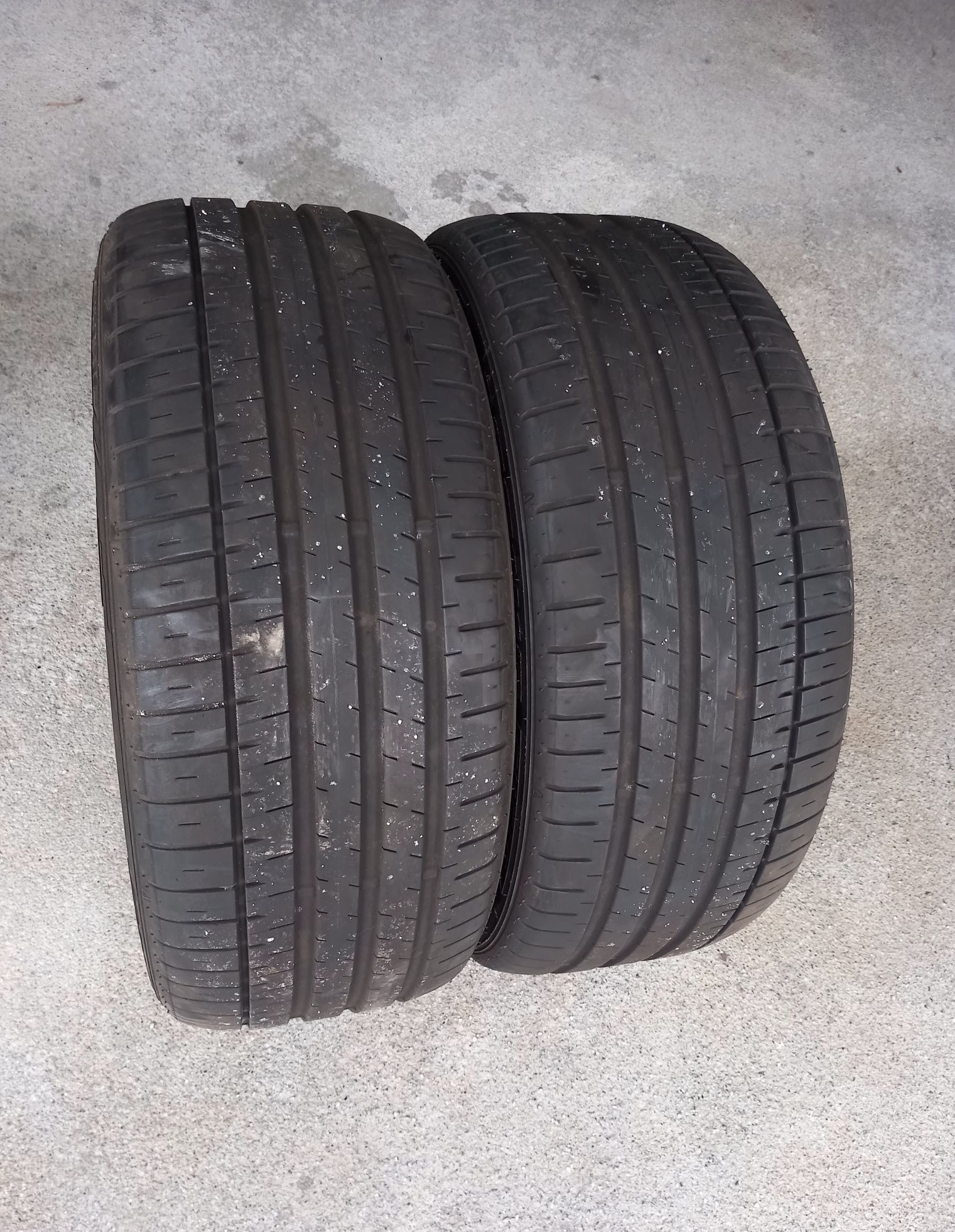 2 pneus 245/50R18 Falken semi novos