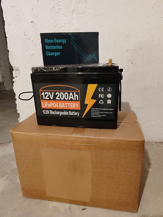 Akumulator LiFePo4 200ah 12V ładowarka BMS magazyn kamper off-grid