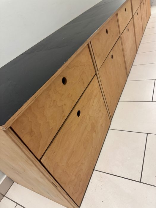 długa szafka/komoda z wysuwanymi półkami i szufladami 349cmx60cmx50cm