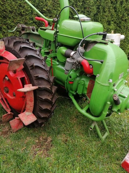 Traktorek Agria 1700 dzik zabytkowy