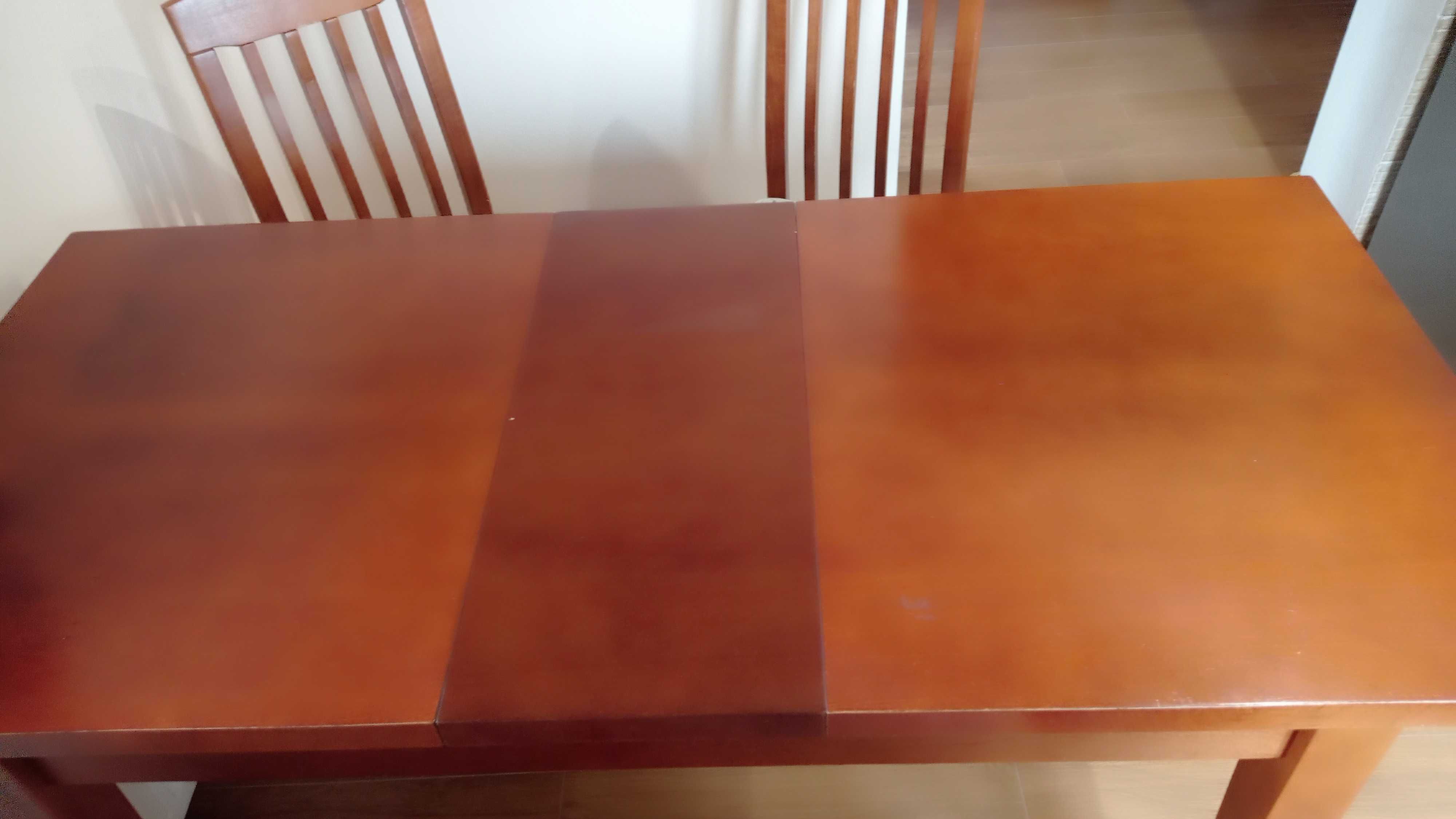 Stół rozkładany z 4 krzesłami
