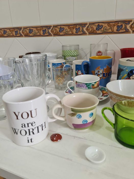 Conjunto Lote de Copos Canecas Louças Porcelanas Vidros Taças Antigos