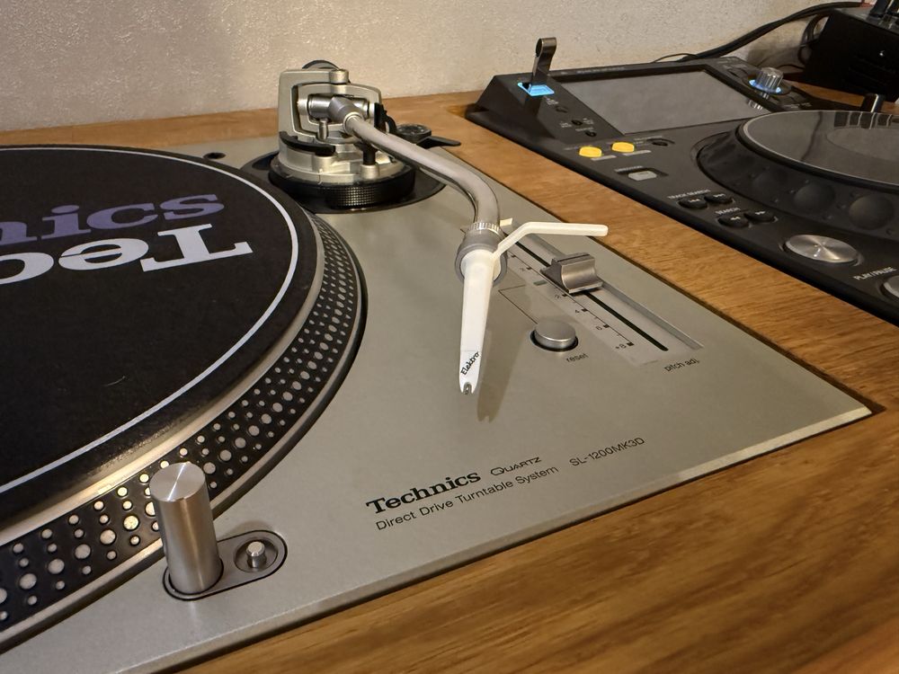 Вініловий програвач Technics SL-1200MK3D