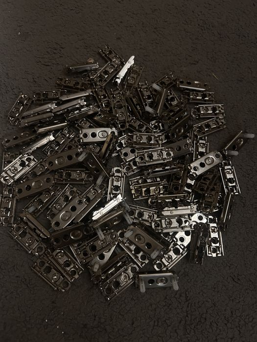 Prowadnik BLUM do zawiasów 175H3100 0mm. 100sztuk