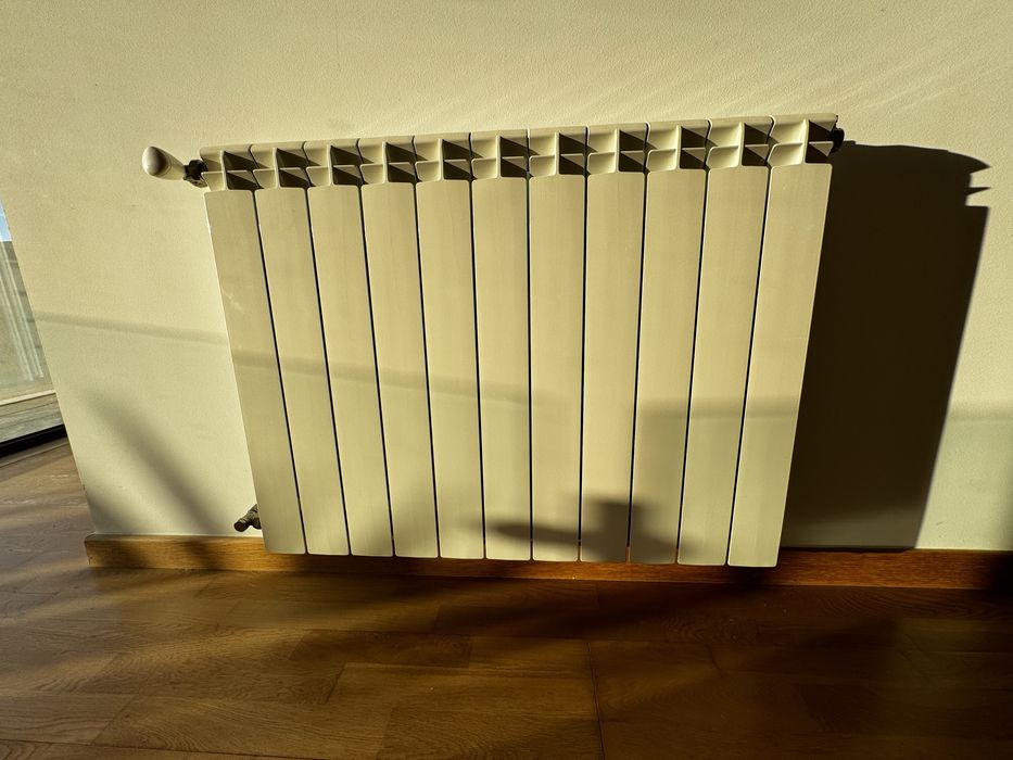 Radiadores para aquecimento central em otimo estado.