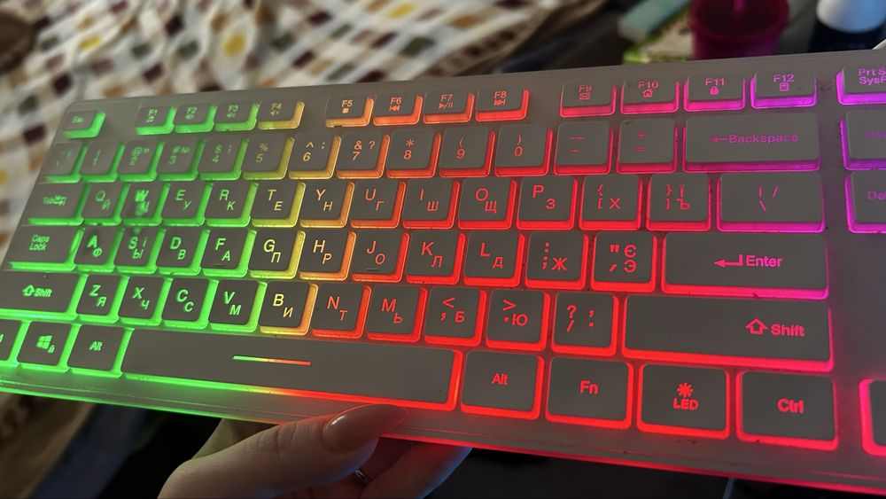 Продаю мембранну рожеву клавіатуру