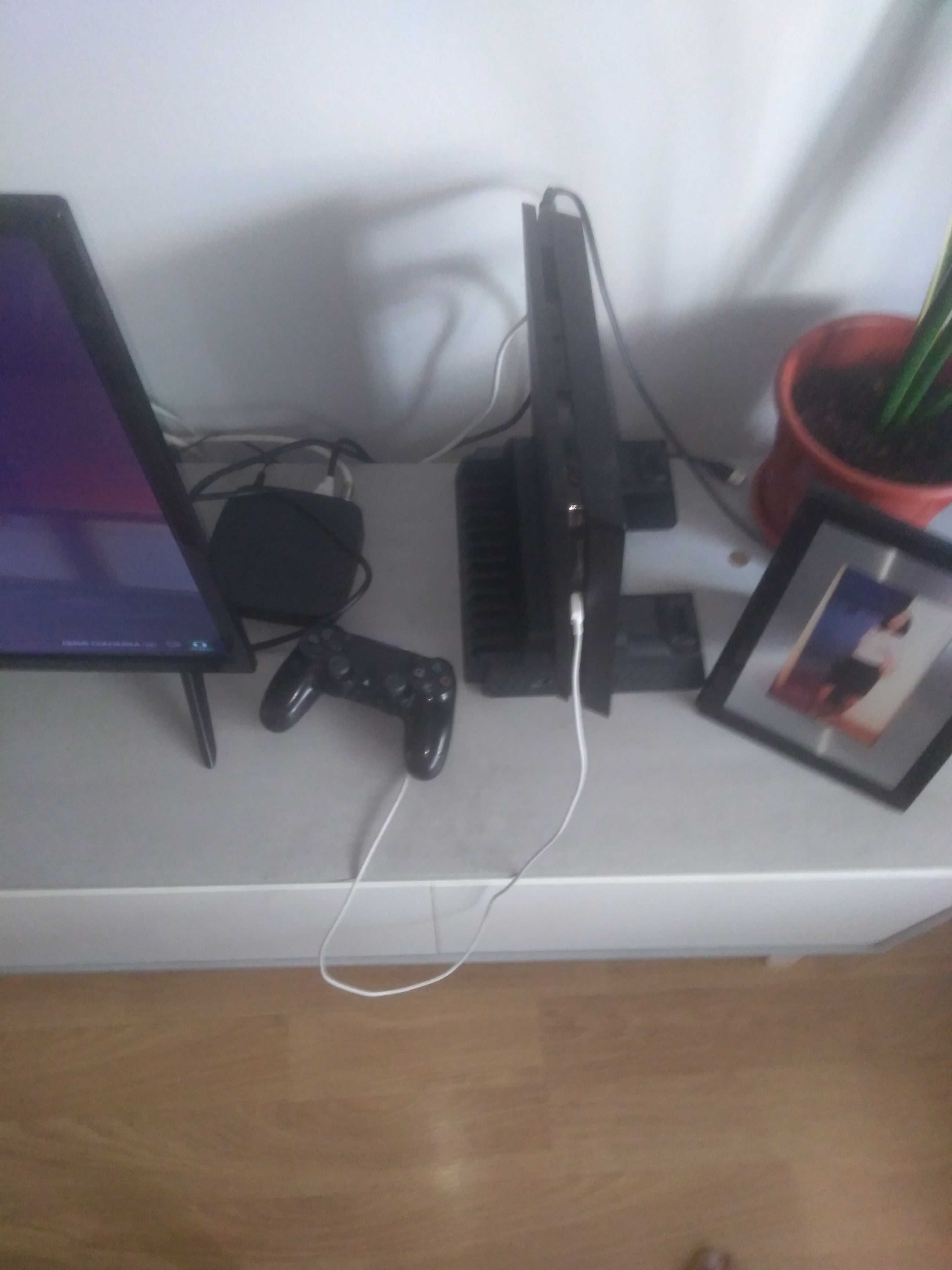 Ps4 slim 800gb 1 comando 4 fifas com suporte