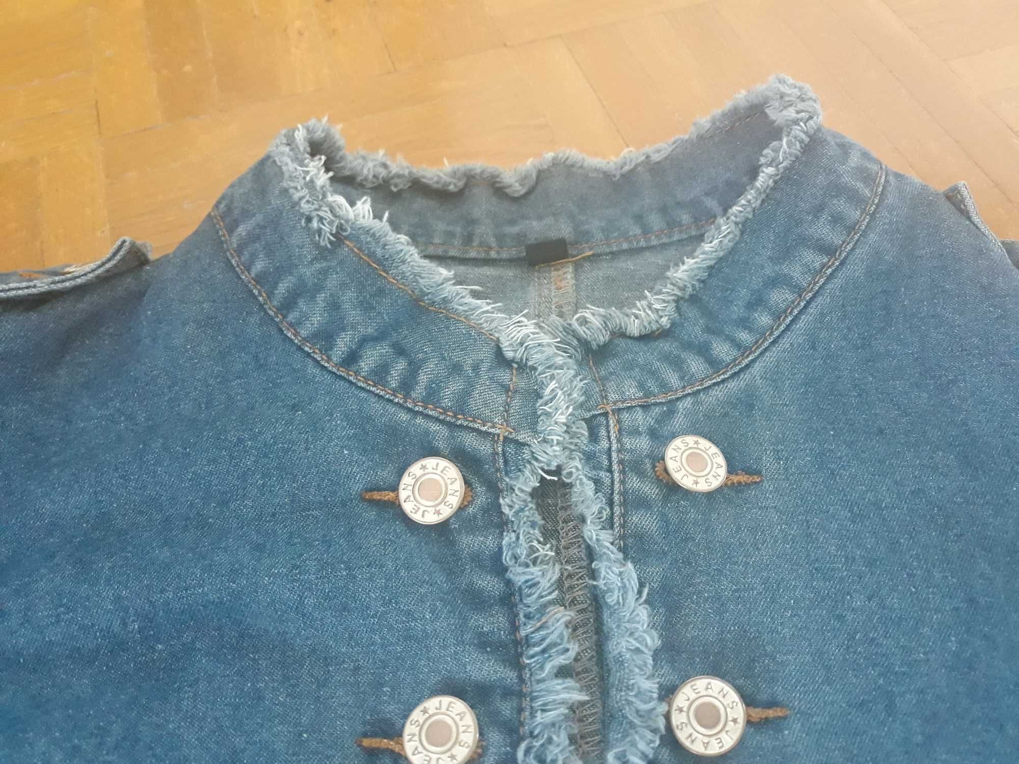 Casualowa kurtka jeans damska wyszczuplająca