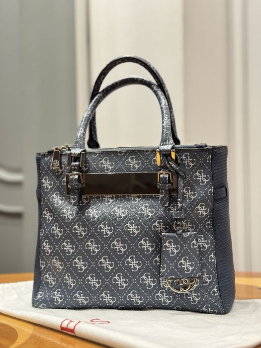 Оригінальна сумка Guess