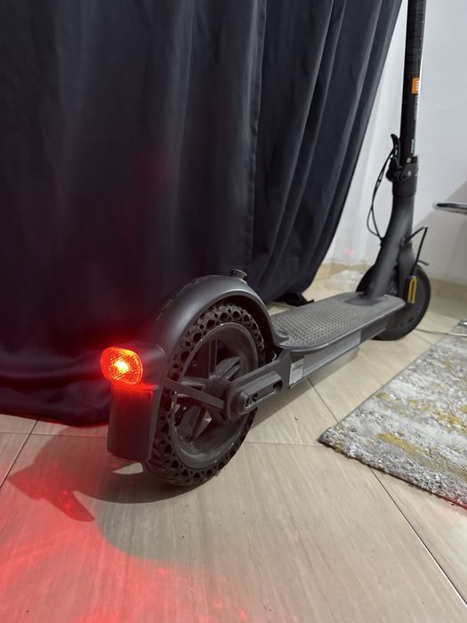 Trotinete Xiaomi Mi Electric Scooter Essential