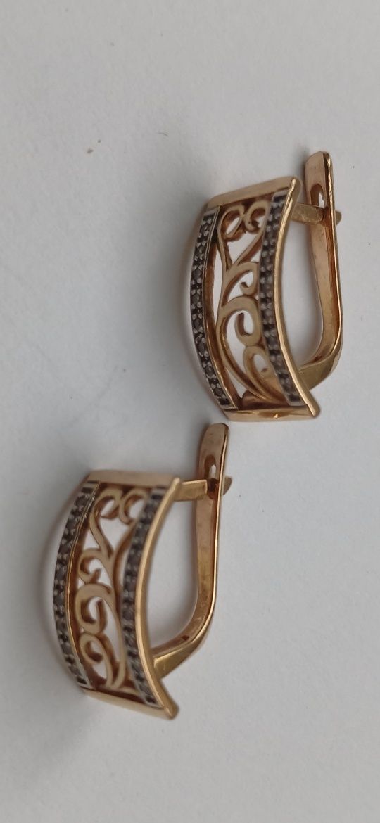Золотые серьги. 585 трезуб.