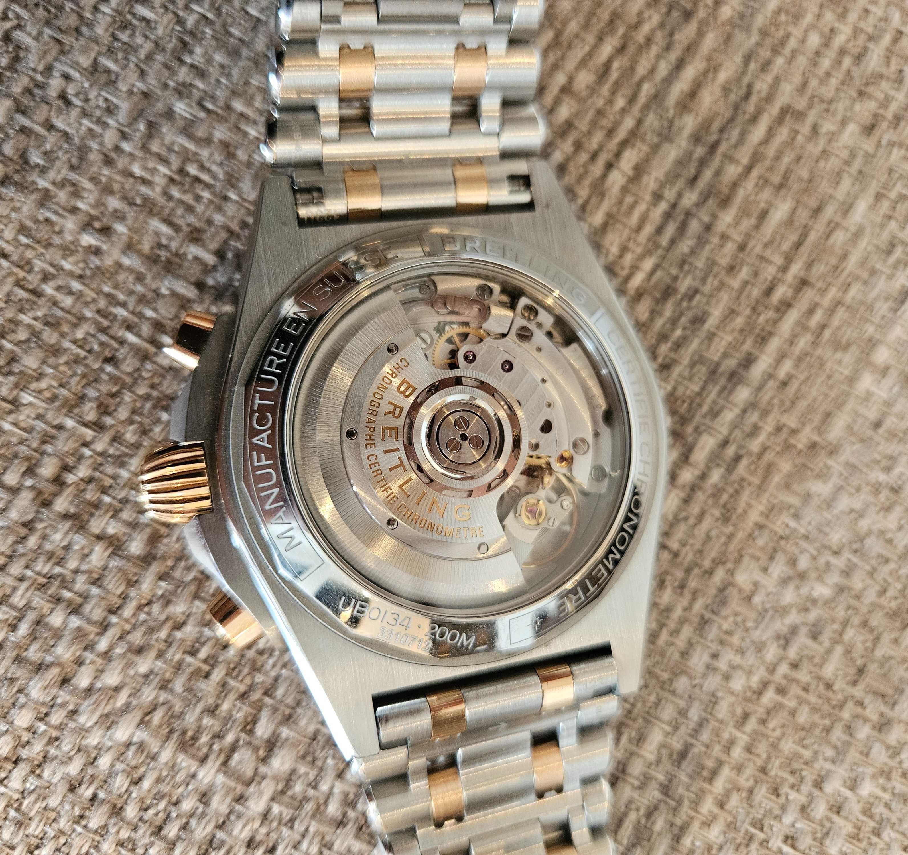 Relógio Breitling CHRONOMAT B01 42 (Ouro Rosa e aço)