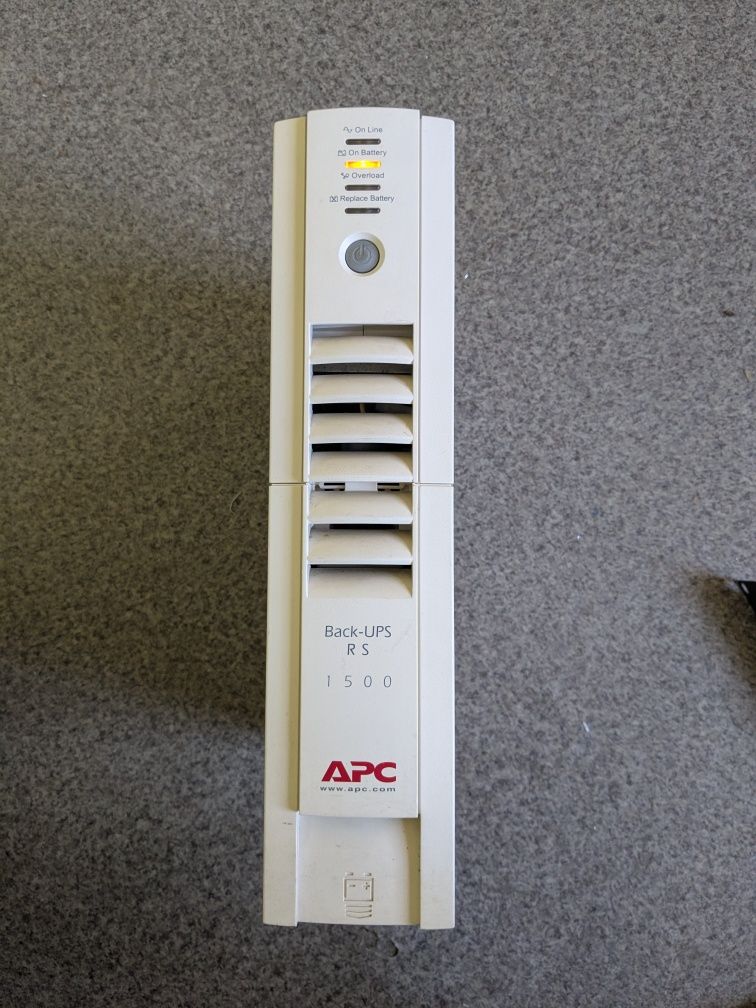 ДБЖ APC Back-Ups RS 1500 з батареєю