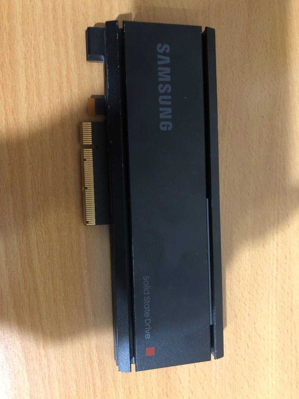 SSD Samsung 6.4TB MZ-PLJ6T40