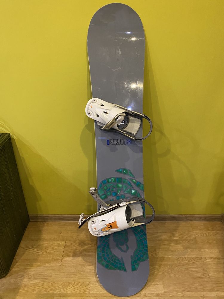Deska snowboardowa Burton z wiązaniami