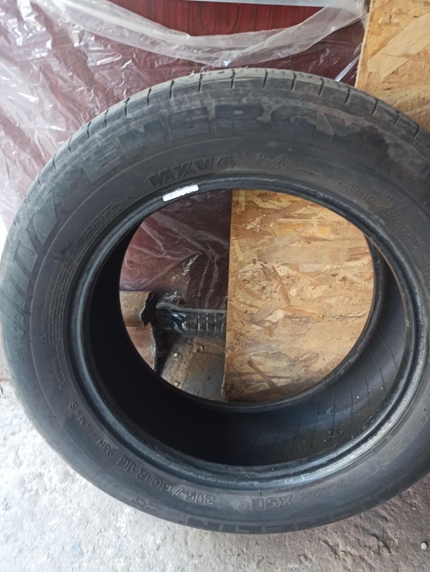 Скаты 4 шины Michelin летние 215/60R16 комплект