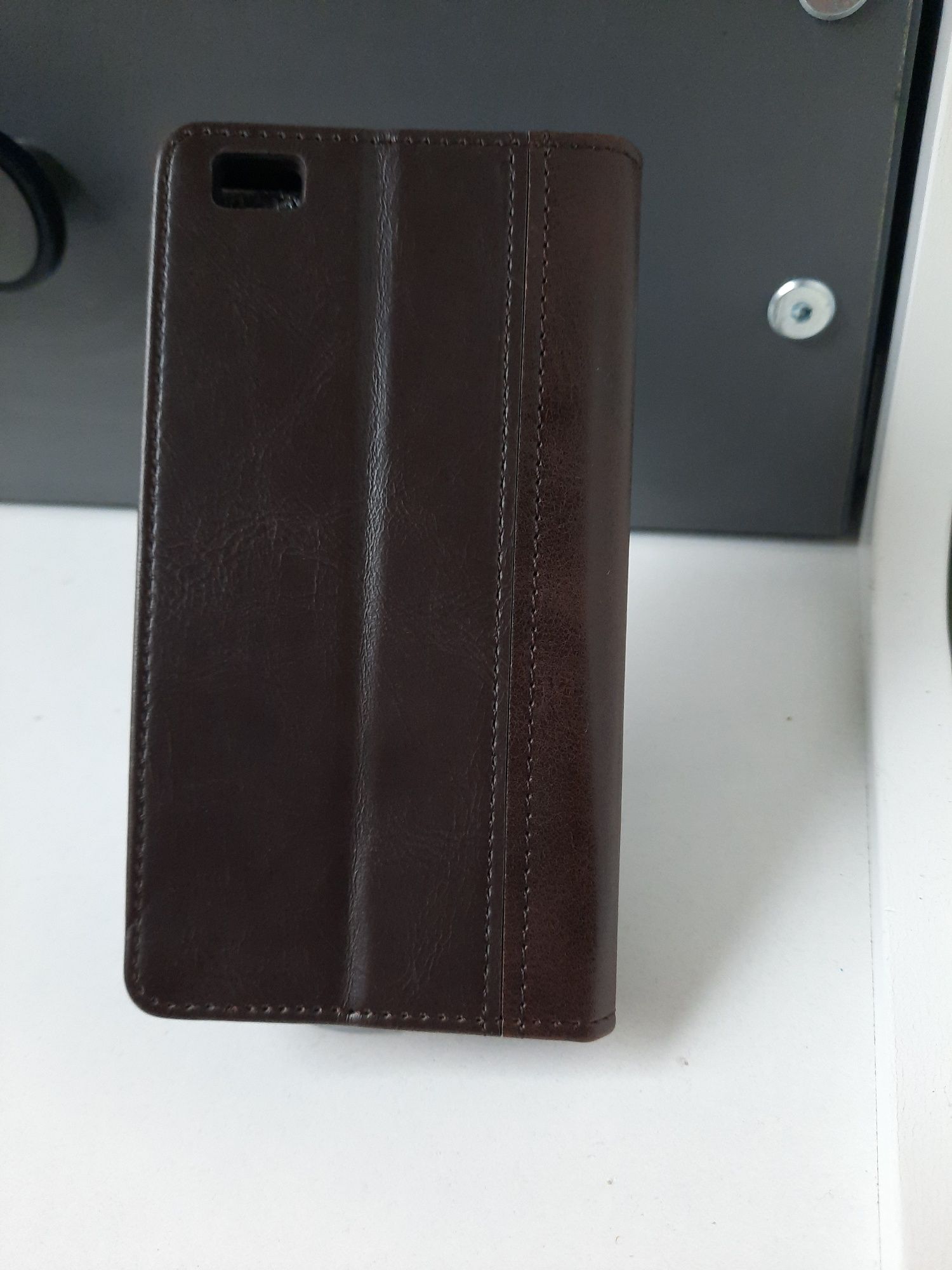 Etui na Huawei p8 zamykany  skóra