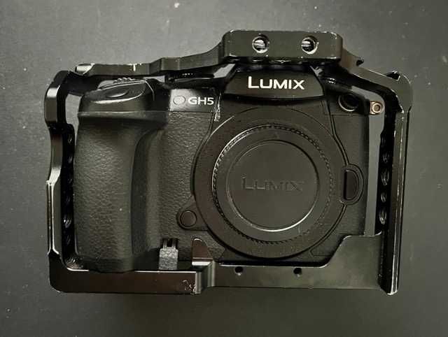 Panasonic Lumix DC-GH5 (Corpo) - 20.3MP