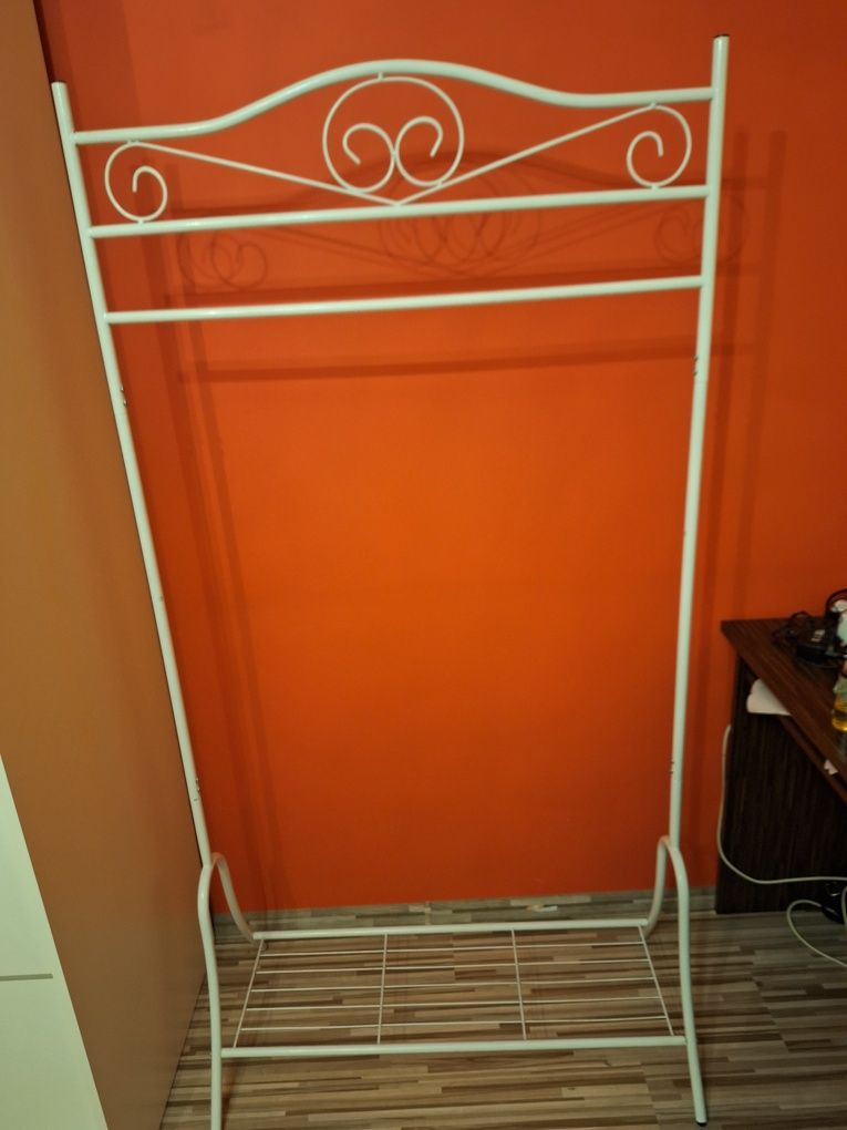 Wieszak biały Ikea.