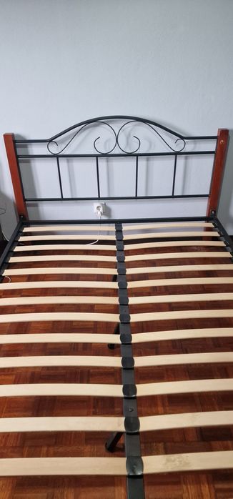 Cama de casal 140×200