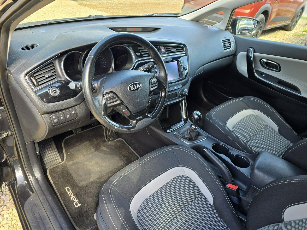 Kia Ceed Lift.Nawigacja.Klimatronik.Alu16.Praktyczne kombi!