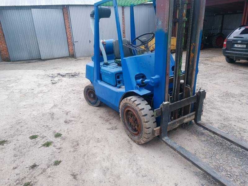 wózek widłowy toyota  40 clark boss