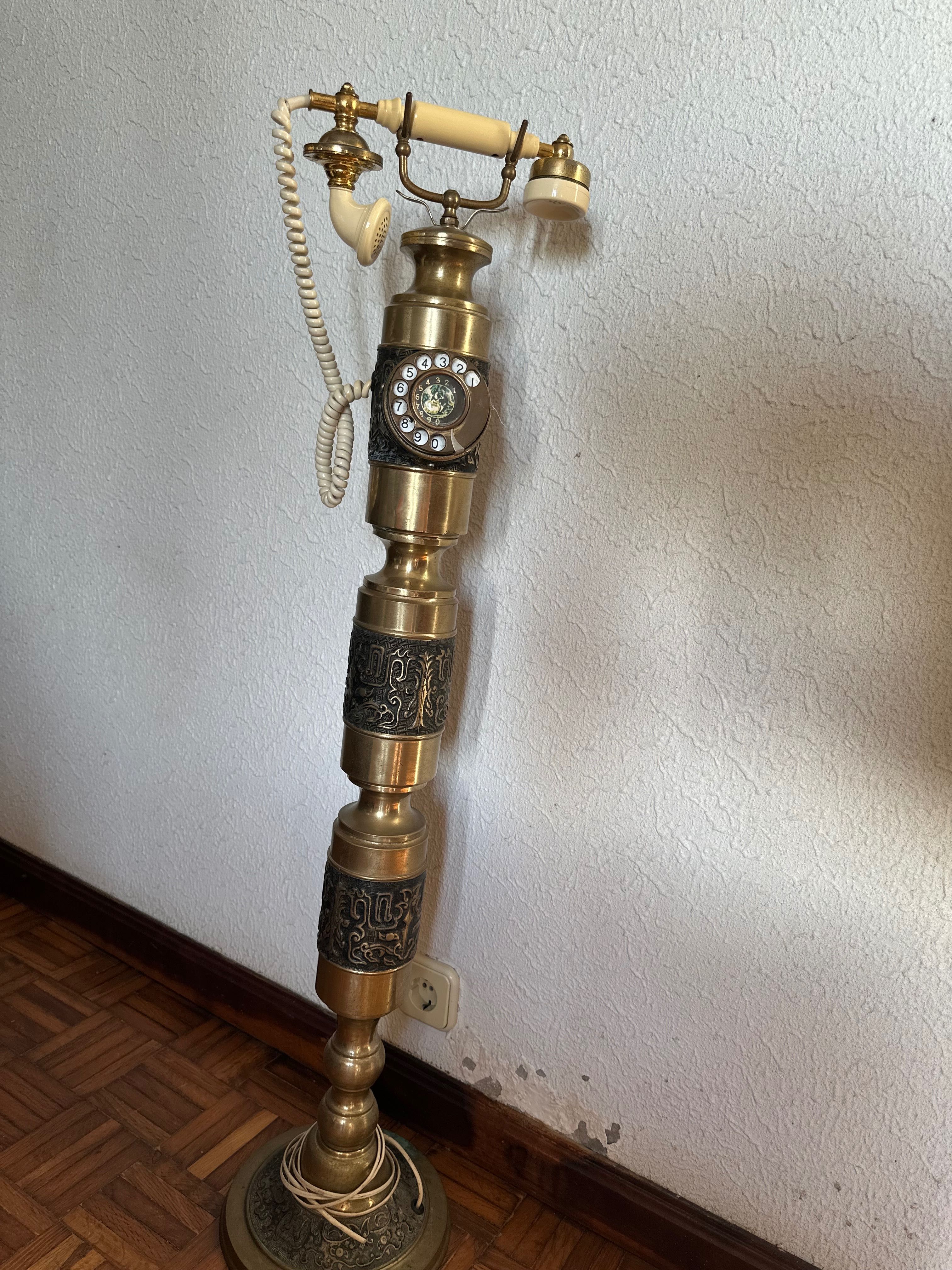 Telefone de pé - antiguidade