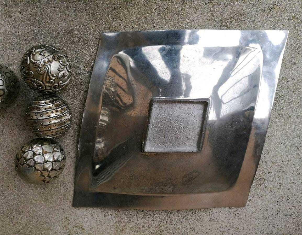 Peça design centro em estanho com conjunto 4 bolas para venda ou troca