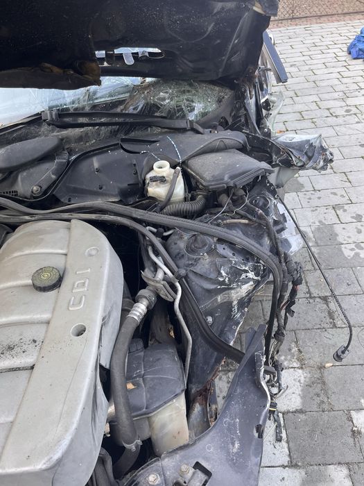 Mercedes-Benz E 270 CDI • 2003 р. • 2.7 дизель • W211