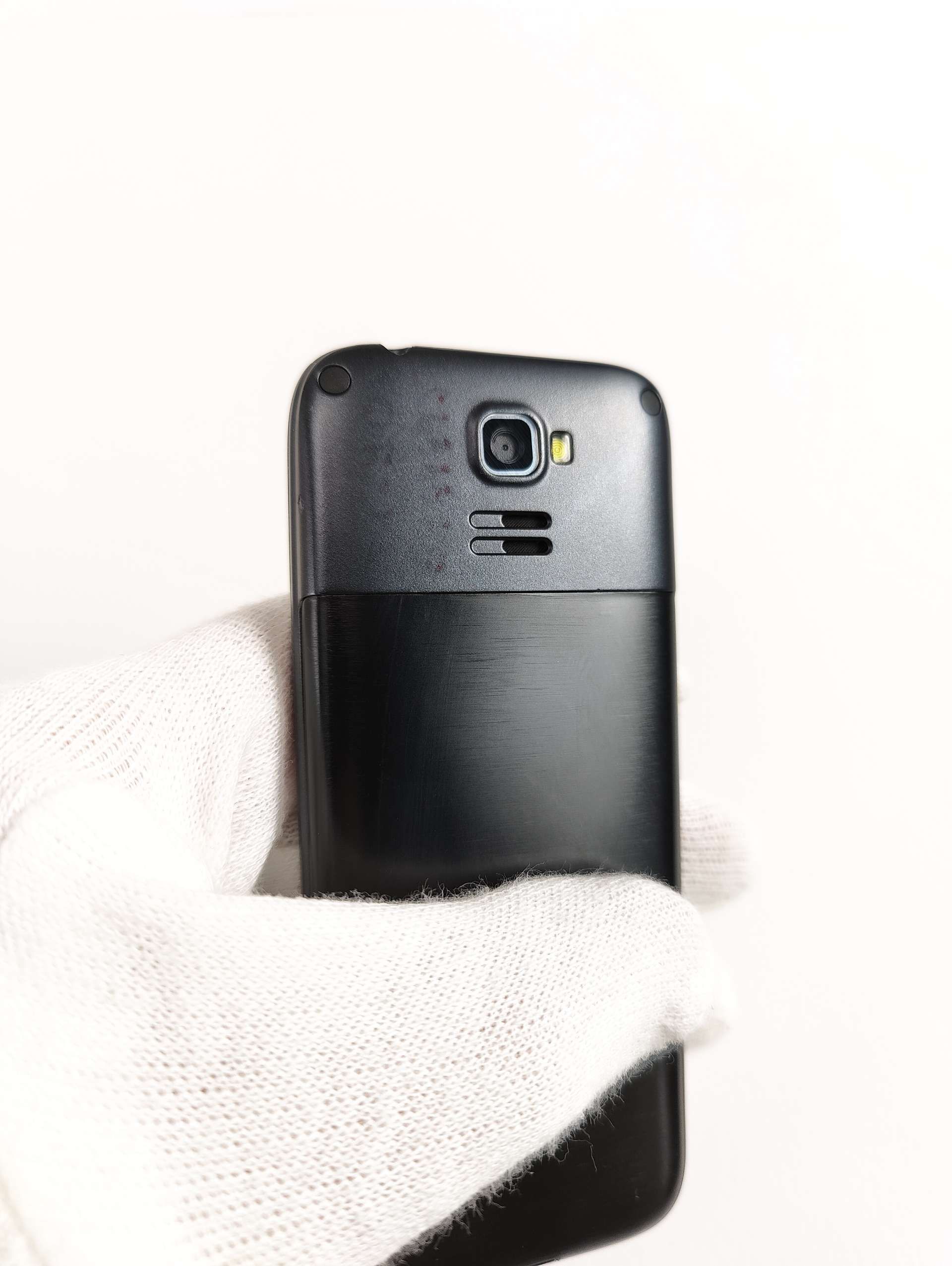 Telefon komórkowy Swisstone 1 32 MB 2G czarny