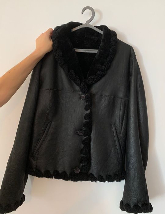 Casaco senhora ,preto de pele, tamanho L, novo.