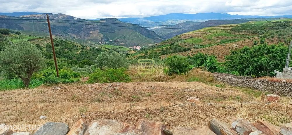 Terreno urbano em Vila Seca, Armamar, disponível para construção de ar