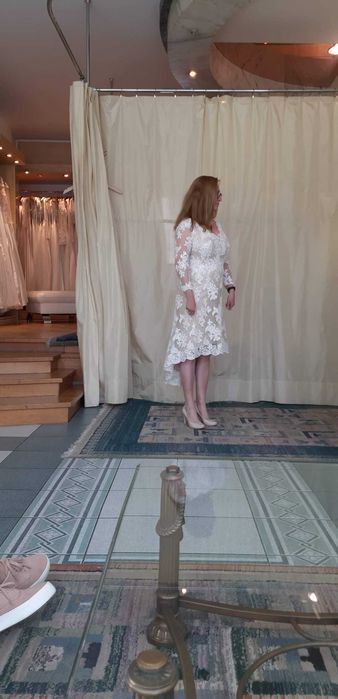 Asymetryczna sukienka ślubna