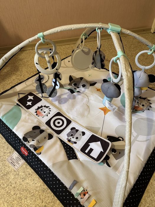 Розвиваючий килимок з дугами Tiny Love нічна галявина