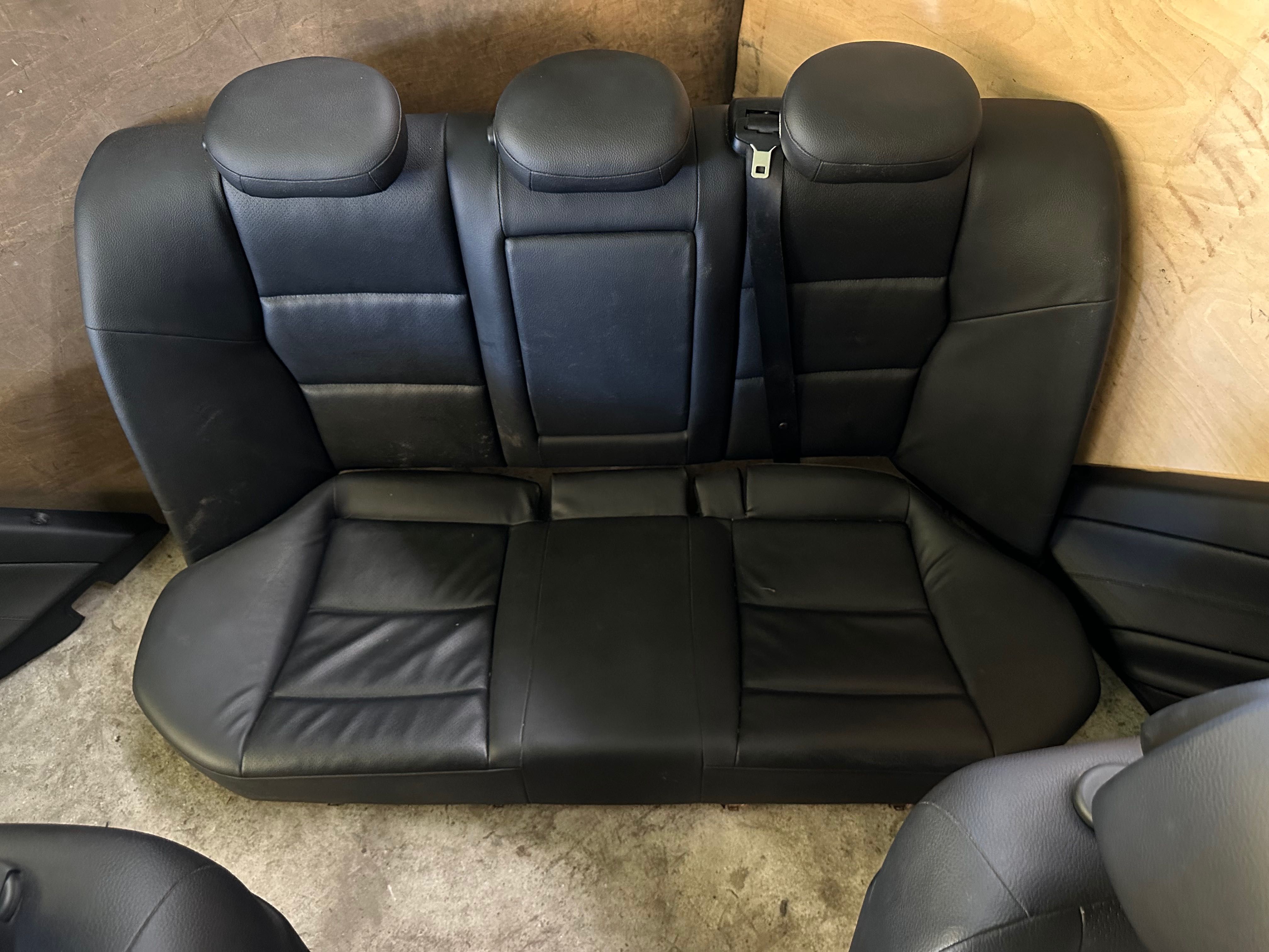 Conjunto de Bancos em Pele Mercedes W203 C200 C220 C270 CDI